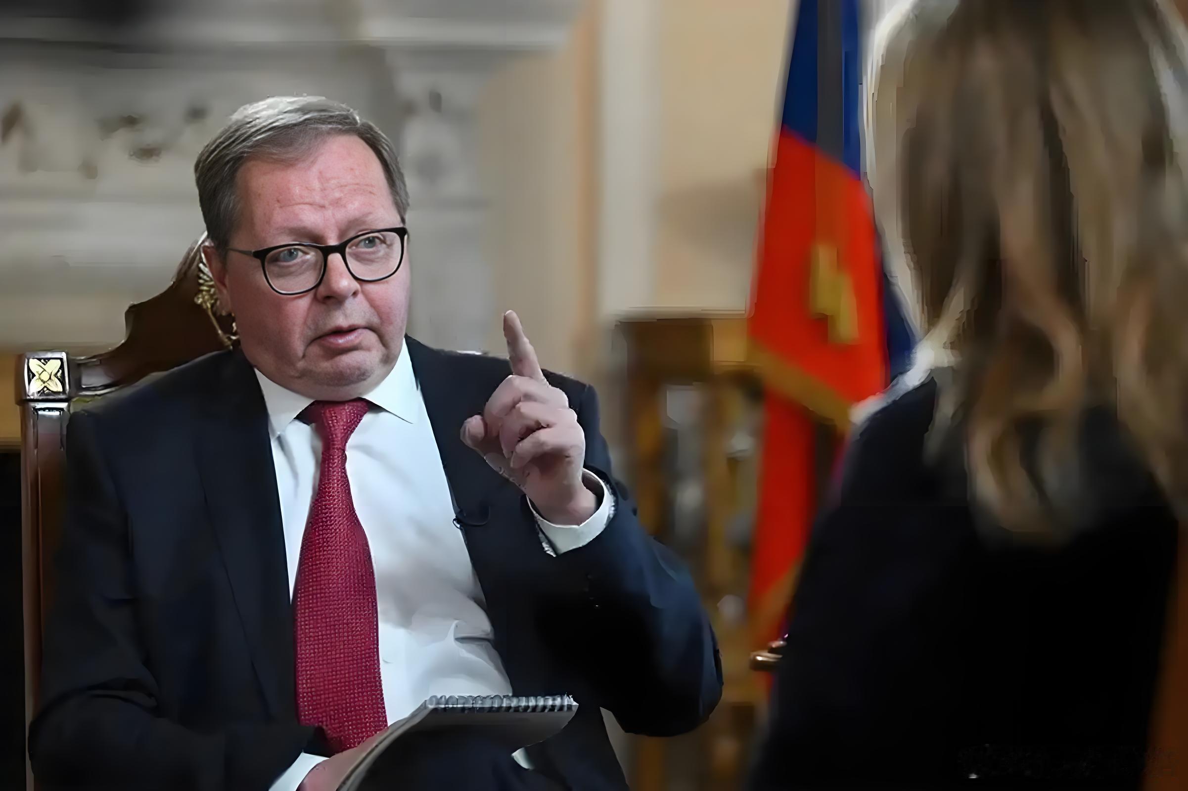 堡垒从内部坍塌俄罗斯最大的敌人不是北约——是俄罗斯自己！”今天，一声炸雷劈进伦敦