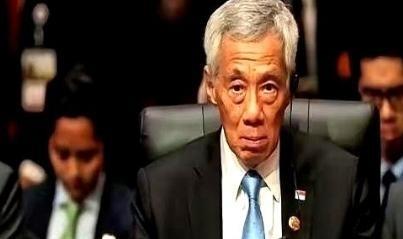 新加坡估计怎么也想不通。舒舒服服躺在马六甲海峡上收了几十年“过路费”，以为自己稳