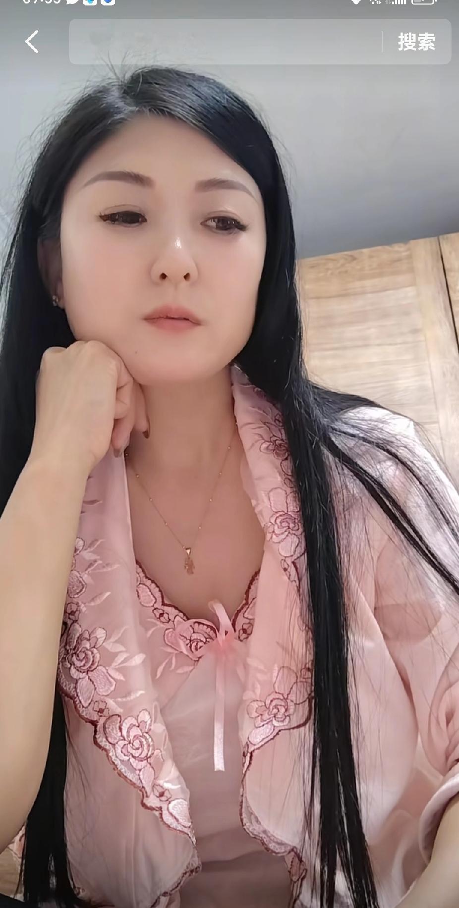 笑不活了！白城大姨说要离开白城。白城大姨被刺痛的心，近日发视频要离开白城，搬到沈