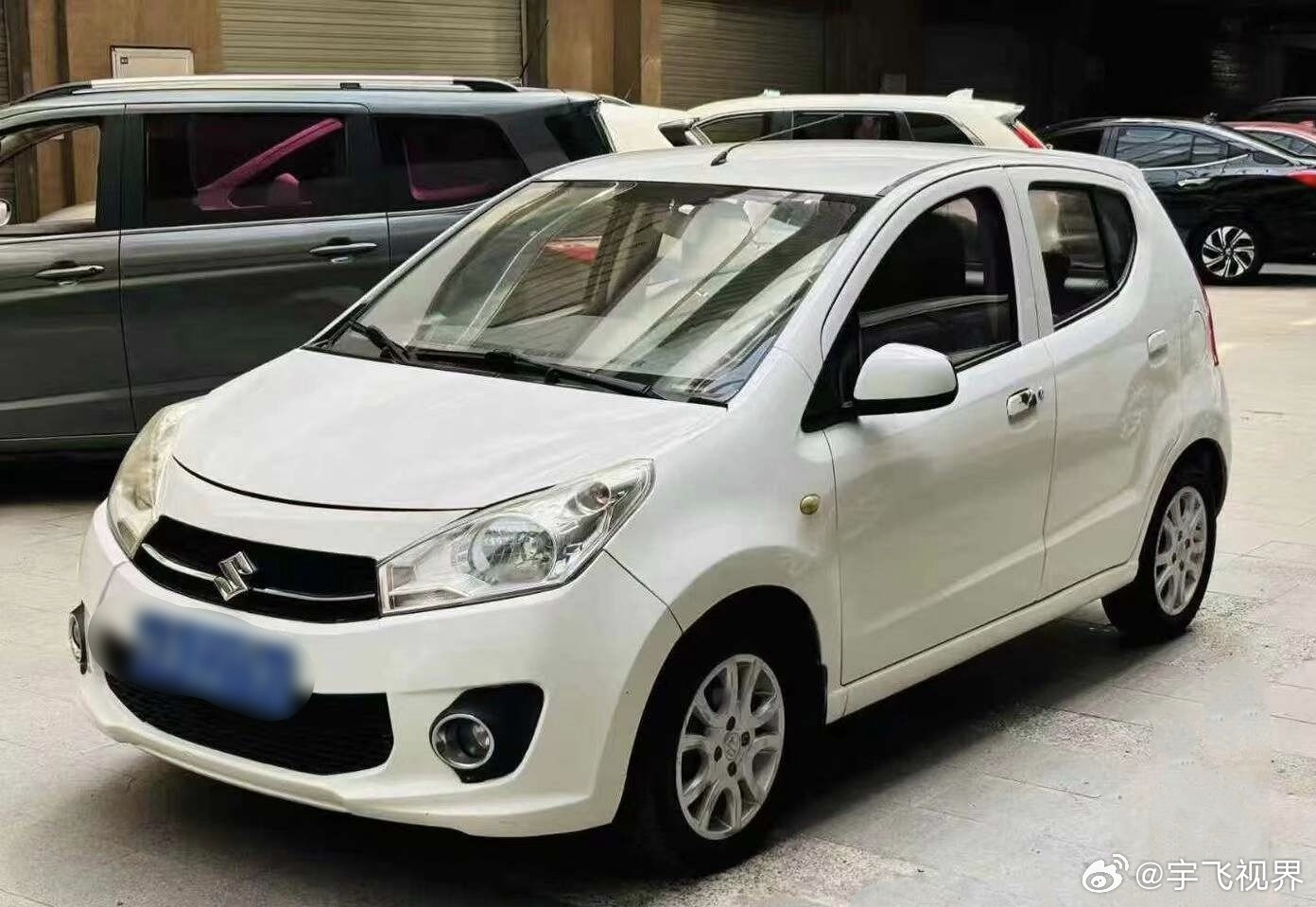 我才发现我们对“代步车”的理解可能都太复杂了。这钱可能就买个手机，但他买了辆能遮