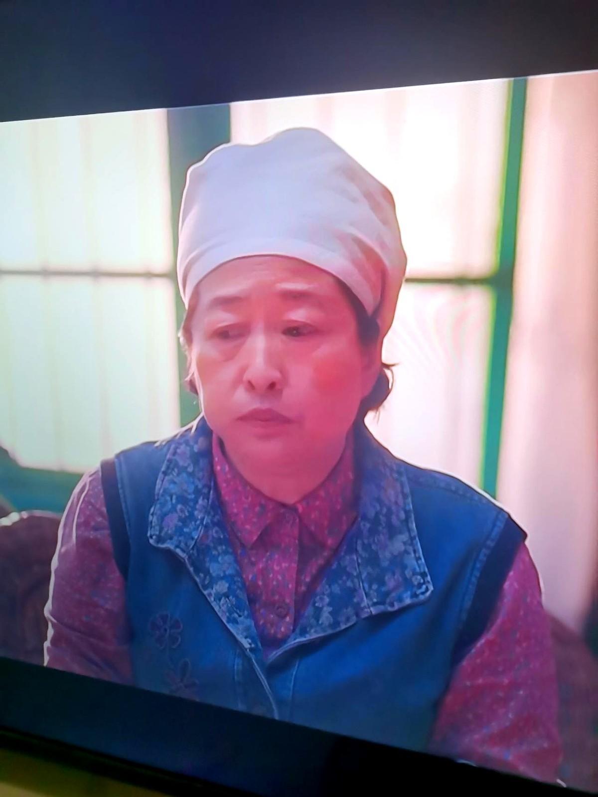 最近追《四喜》真的有点失望啊。本来是冲蒋欣和许娣这俩熟脸去的，结果看下来整体