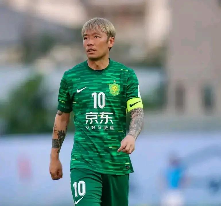 我都不明白，中国足球这么多年，为什么一直倒退[大笑][大笑][大笑]