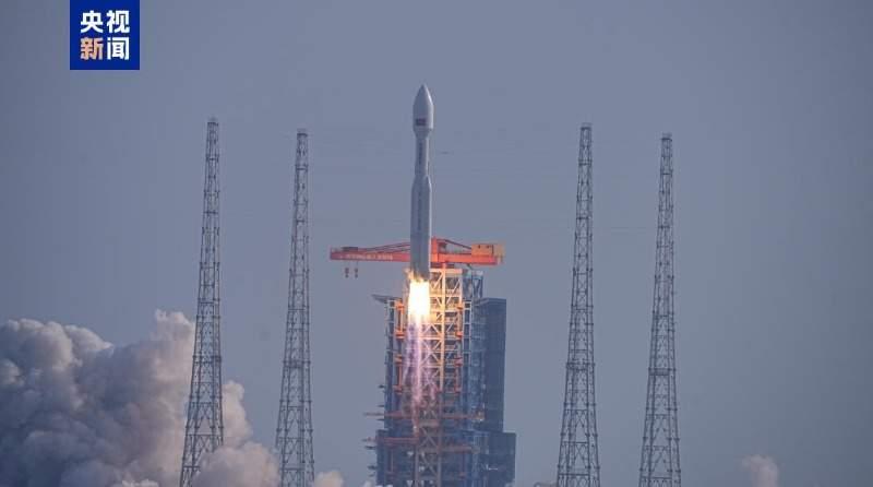 中：今天长八甲又升空了，15点53分精准入轨，低轨星座组网再提速。美：又是这型