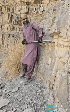 兄弟你这样干很容易领盒饭！[捂脸哭]