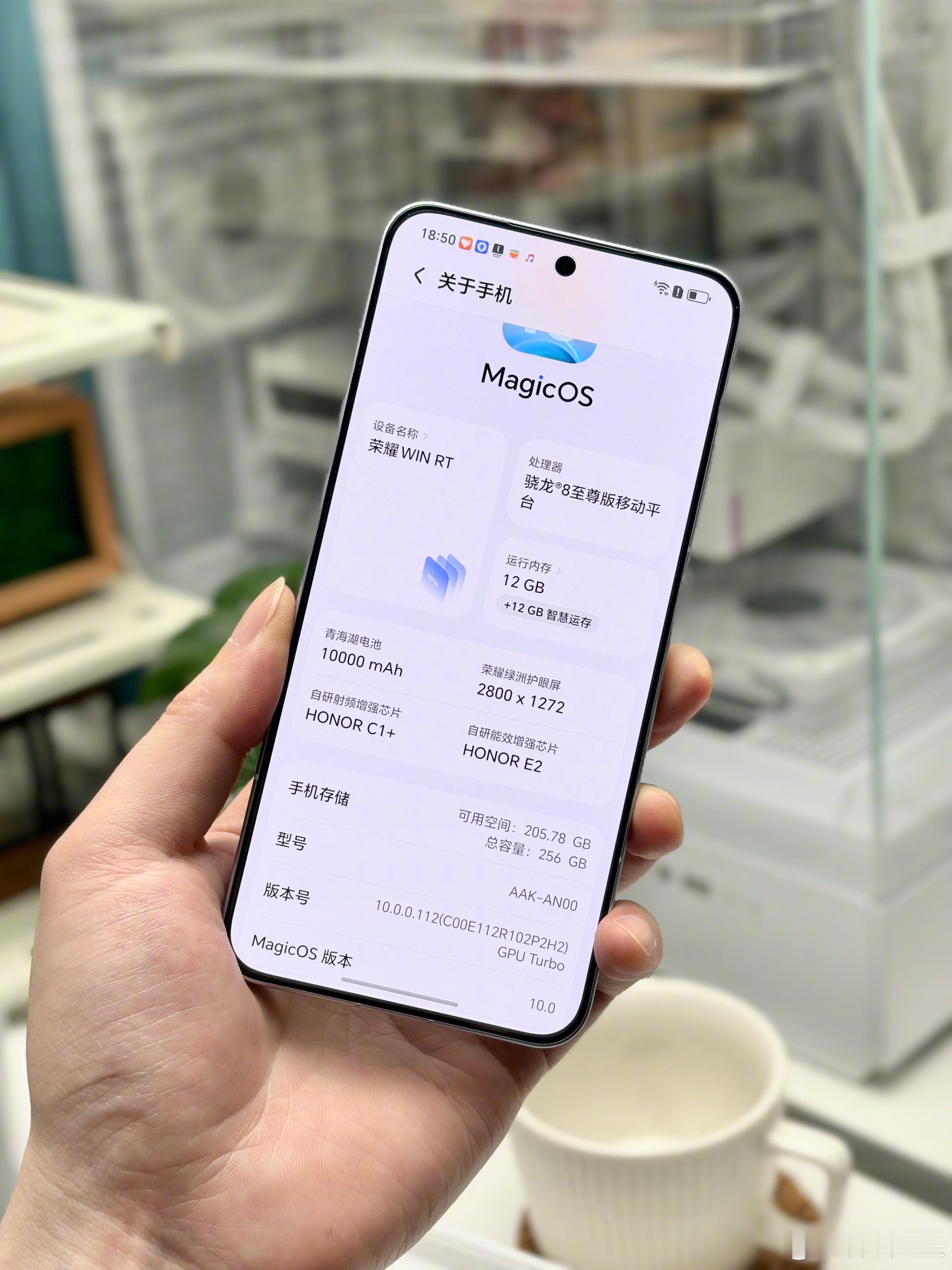 荣耀的电池方案还是领先了，据说X80也是搭载了10000mAh的电池，而整个20