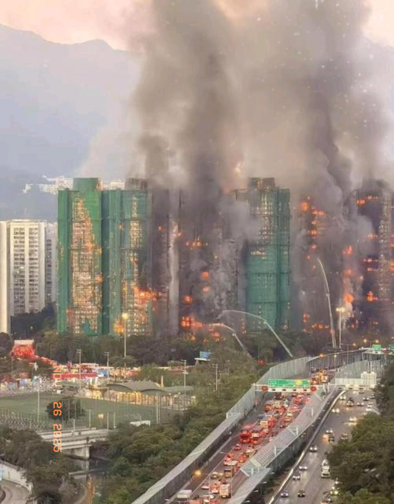 刚听说香港大埔着火了，还有位消防员因此殉职，心里特别不是滋味。最让我纳闷的是，
