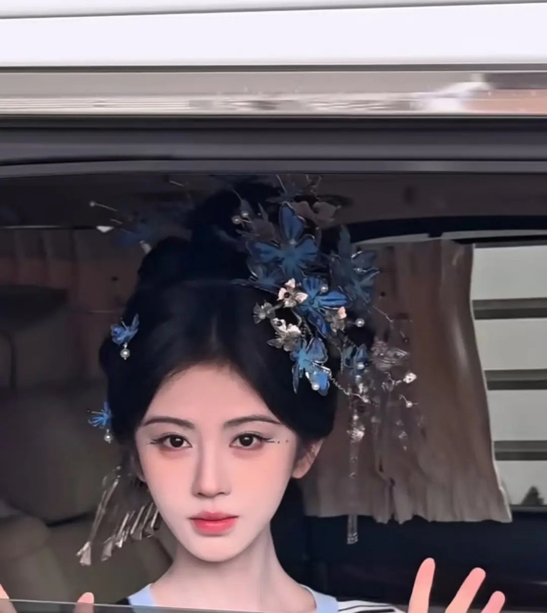 网友说鞠婧祎粉面感太重可这脸一出来，我满脑子只剩“美女的事你少管”