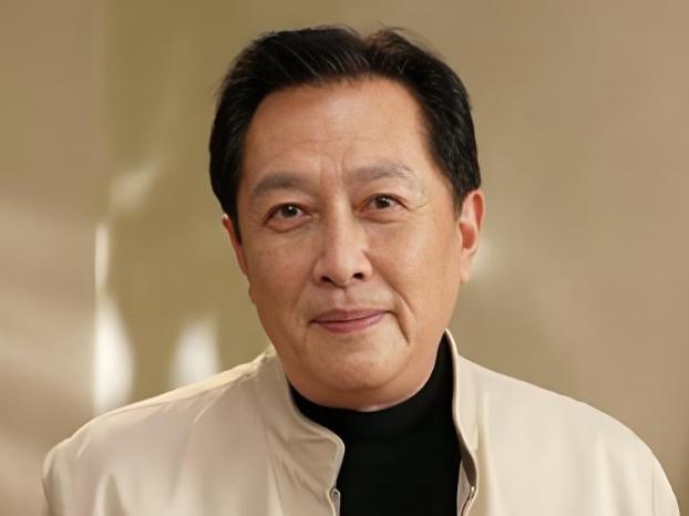 唐国强，难掩哀痛！2月10日15:05，一向低调的唐国强，突然在社交平台发文，字