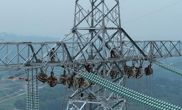 一个庞大的“电力帝国”正在崛起！！！ 去年中国发了10.09万亿度电，而全世