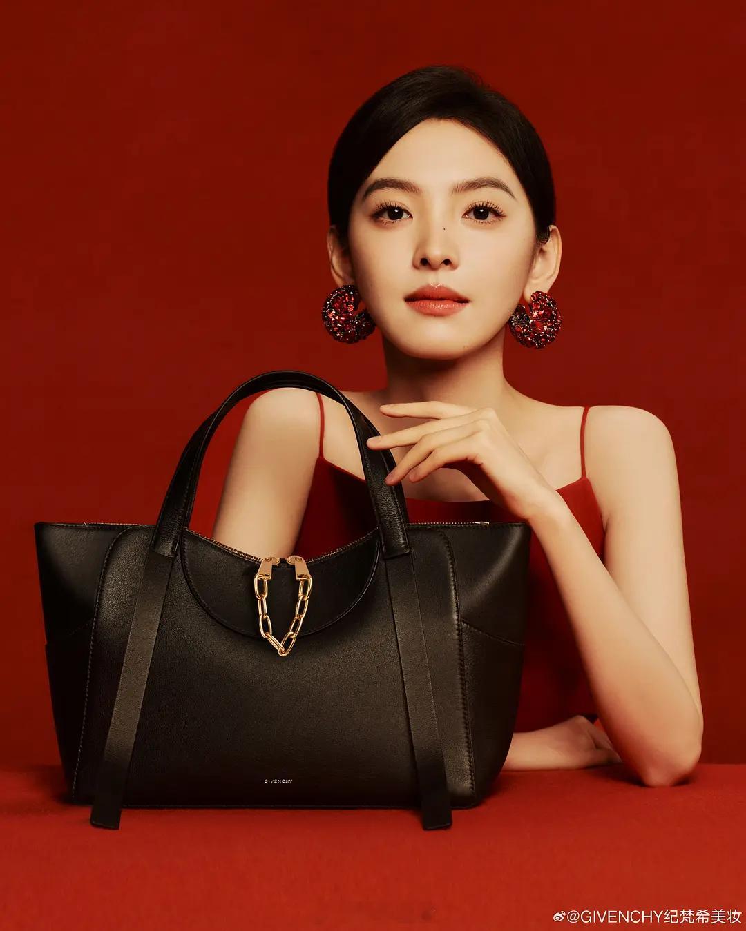 优雅大气的章若楠