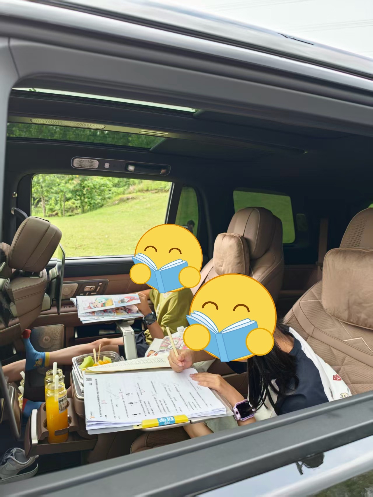你好同学坐在es9上面的孩子，还有什么烦恼呢？