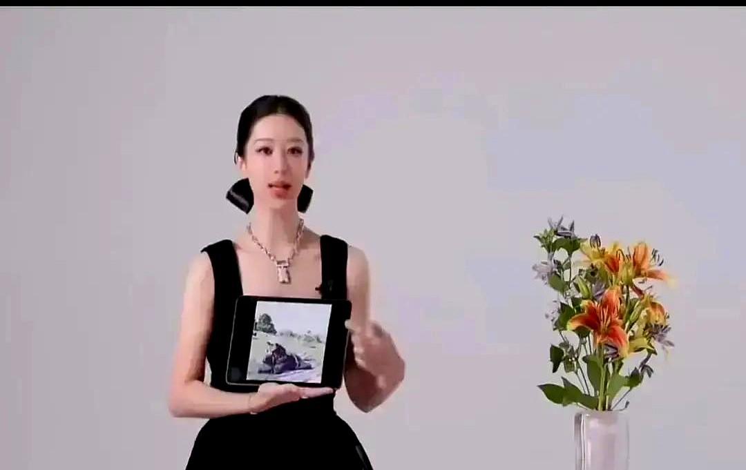 杨紫这新妆，直接给我看愣了！奥斯卡级的化妆师亲自操刀，眼线拉长、深色唇妆……