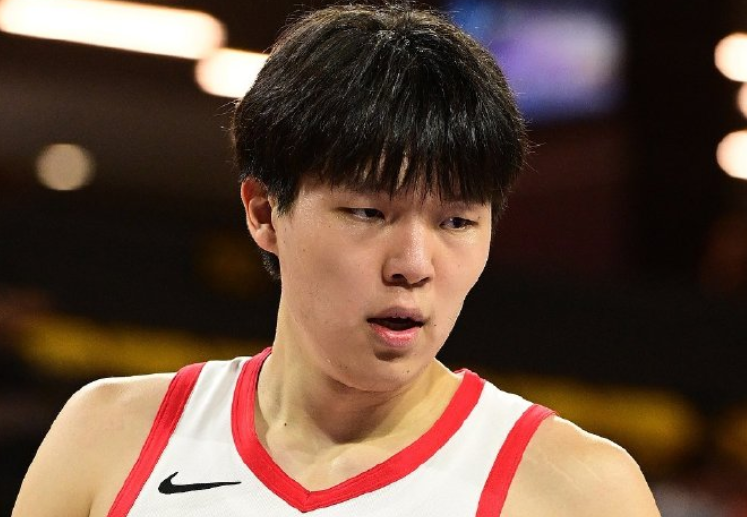 从折返跑到关键先生！杨瀚森G联赛次战21+9+3帽，三分两连击让NBA球探集体起立鼓掌