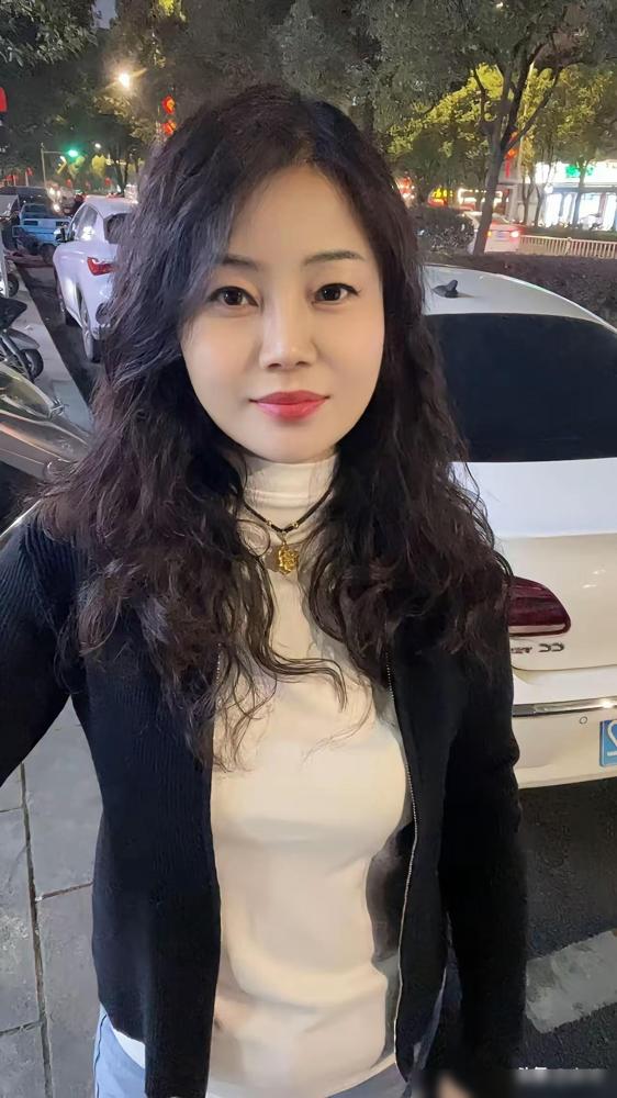 32岁了，一转眼的功夫，成功的让自己成了大龄剩女。刚开始要68万彩礼，毕竟父母培