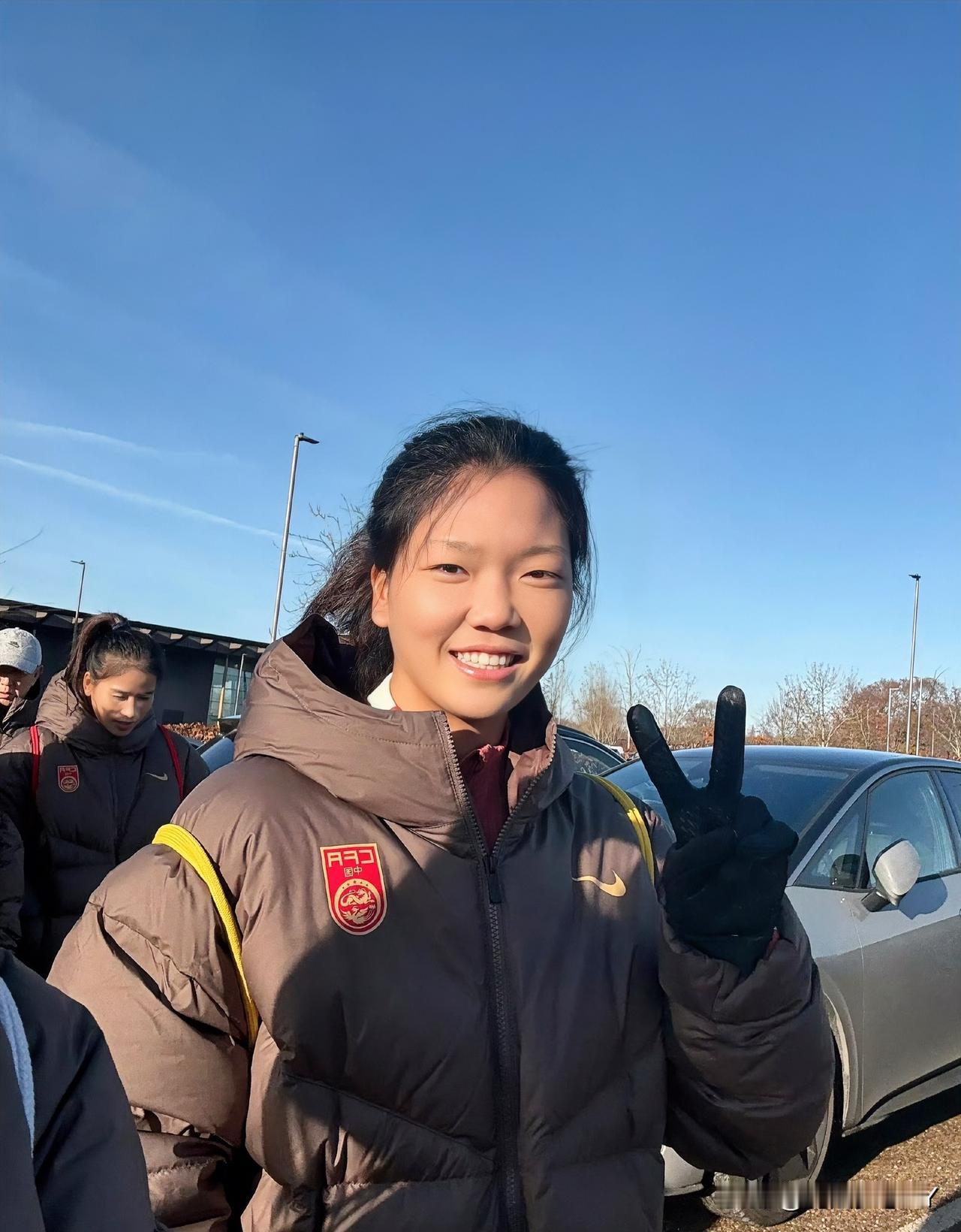 这次真的被打服了真的女足球员王爱芳赛后感慨与英格兰的差距较大，竭尽全力也难