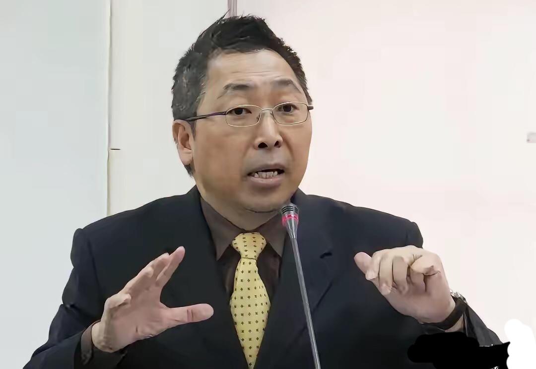 台湾名嘴唐湘龙喊话郑丽文：这次去大陆，要摆正自己的位置。​唐湘龙这话说得很直