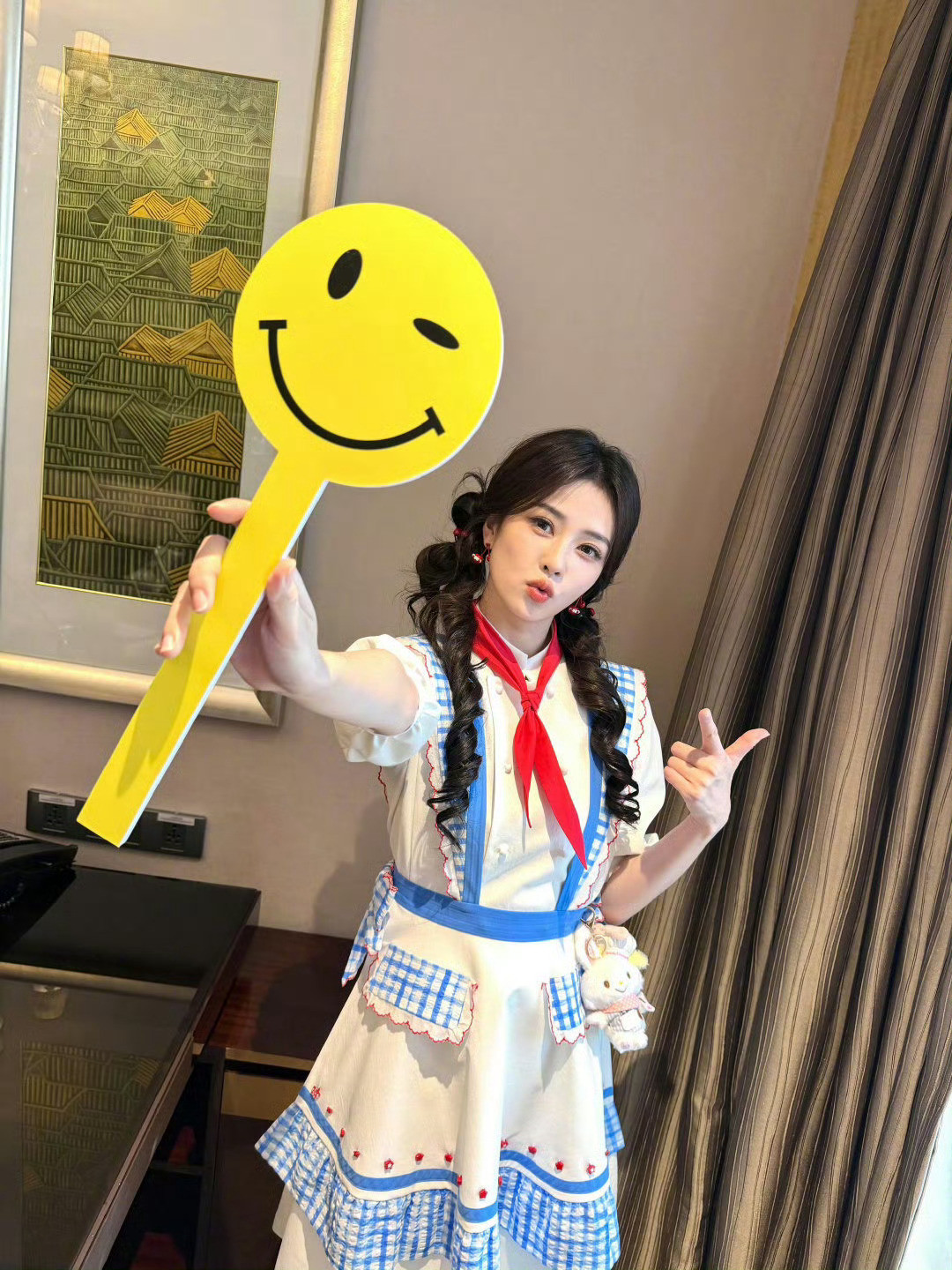 白鹿有时间就应该多飞行一些其他综艺。以前觉得白鹿只适合奔跑吧，今年飞行客栈发现她