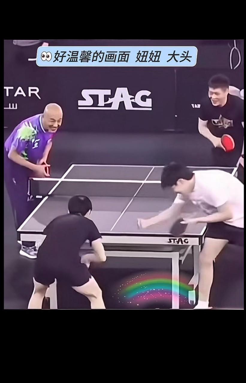 温馨的纽带，靠谱的家庭！精彩冠军组合！最幸福！最快乐的一家四口！肖指一家之主，三
