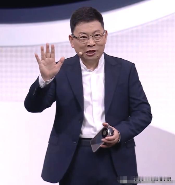 我问我男朋友，为什么今天华为发布会是线上录播，而不是直播?没想到他说，你看看老
