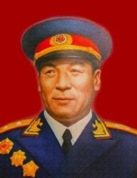 1955年时，四野名将聂鹤亭原拟被授予中将军衔，但他对此有些个人情绪，他是粟裕的