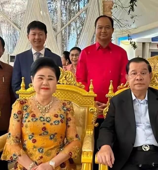 洪森想翻盘其实很简单，他拿出一半的身家就像俄乌战争一样，引进大批雇佣军，甚至让朝