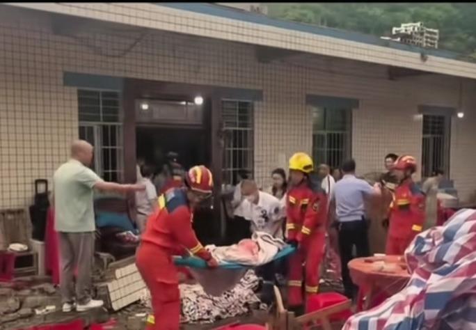 四川长宁县这场升学宴，让本来是一场欢喜的好事，瞬间变成了多人伤亡的人间悲剧，5亡