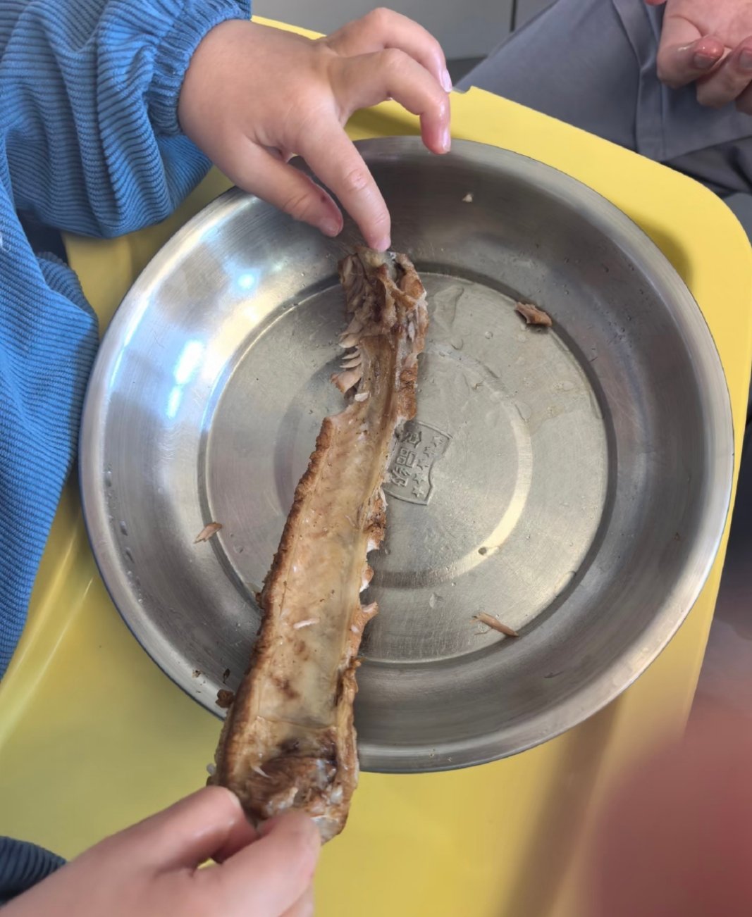 北方的朋友回避一下，给南方朋友看看，一人一个大猪蹄