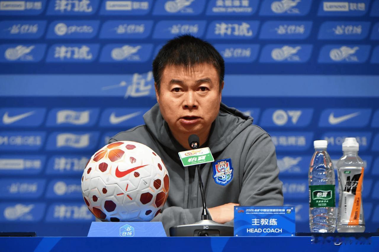 从主场负于河南队之后于根伟的发言来看，其下课的可能性几乎为零，主要原因有以下几点