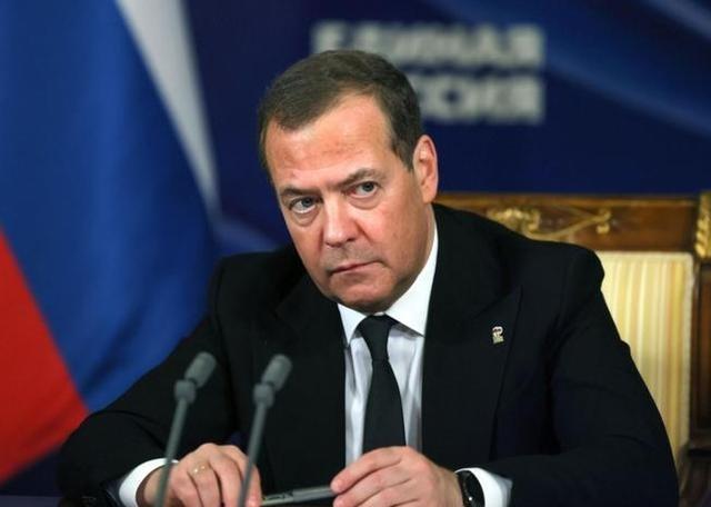 中东引狼入室，自食苦果！俄罗斯前总统梅德韦杰夫是个不甘寂寞的人，日前他发文说：“