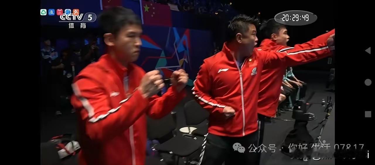 这次伦敦乒乓球赛上，粱靖崑前二场由于伤病和压力，表现得不怎么好。许多人都在说下面