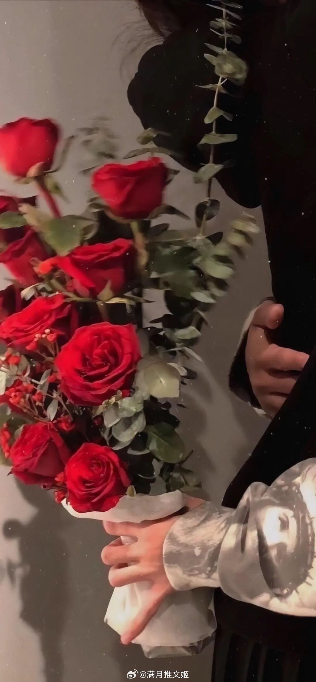 “只要你说一句你爱我，我就是你永生永世的信徒。”——《长街》晚安言情小说推荐