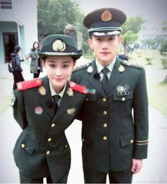 2017年，年收入6000万的张馨予，爱上了月工资只有5000的何捷，没想到，何