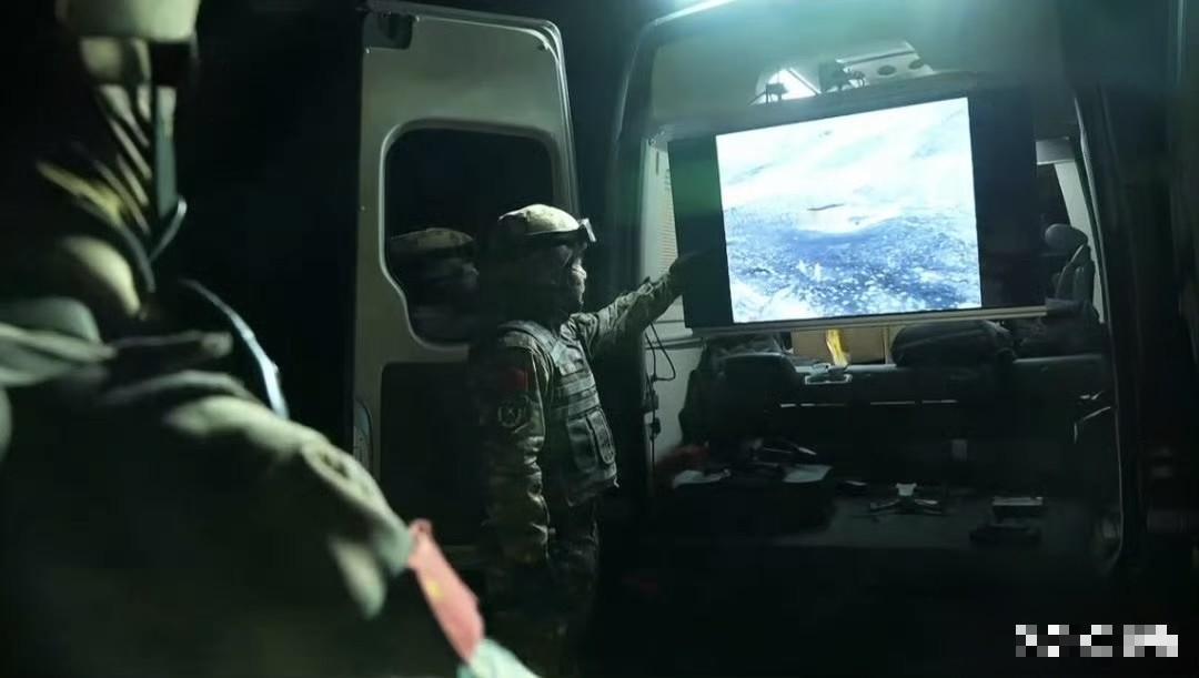 台湾彻底睡不着了近日，央视公布了解放军实战演练斩首行动的画面，在无人机全程监
