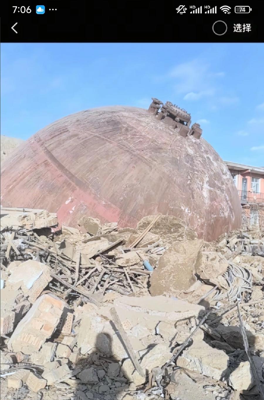 包头板材厂爆炸物找到了，就是这玩意，蒸汽球罐，一个锅炉大铁罐，事发后被炸飞了，一