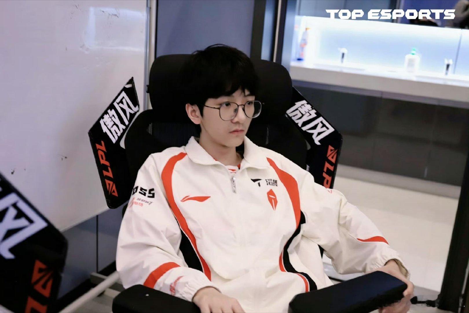 还是那句话，TES面对G2，不可掉以轻心！Zuian、Fengyue作为新人，首