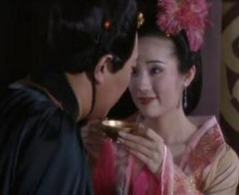 上官婉为什么会被李隆基砍头？710年唐隆政变的时候，46岁的她拿着和太平公主一