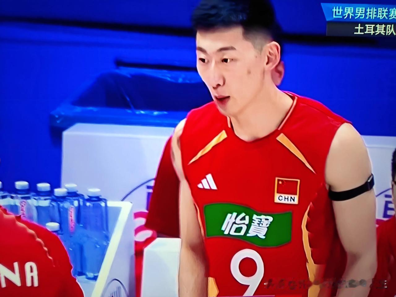 世界男排联赛，中国队与土耳其男排的这场比赛，全队发挥最好的就是副攻李咏臻，面对土