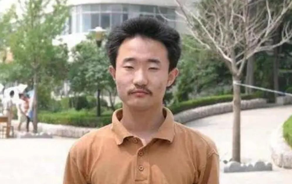 2004年，他考了749分，离高考总分只差1分，成为状元轰动全国，他如今在哪儿？