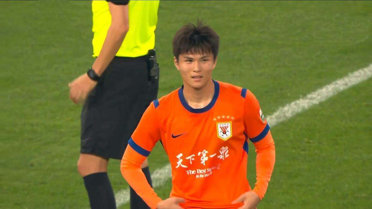 无论是新贵成都蓉城，还是京鲁沪这些老牌豪门都有机会重回巅峰，改写历史。零几年到现