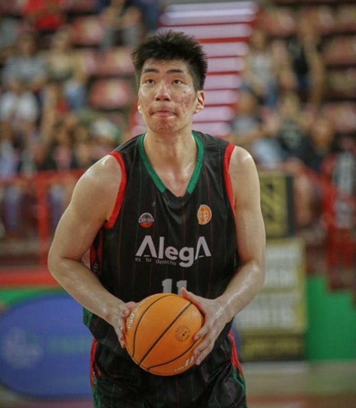 中国男篮余嘉豪在西班牙乙级联赛的近期4场常规赛比赛表现！！对阵富恩拉布雷达: