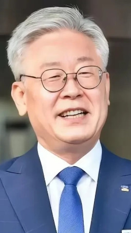 快讯！快讯！2025年8月13日下午，韩国总统府正式宣布：韩国总统李在明将
