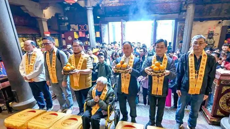 在东南亚这些国家里，马来西亚和泰国的华人情况真的很不一样。虽然这两个地方都有很多