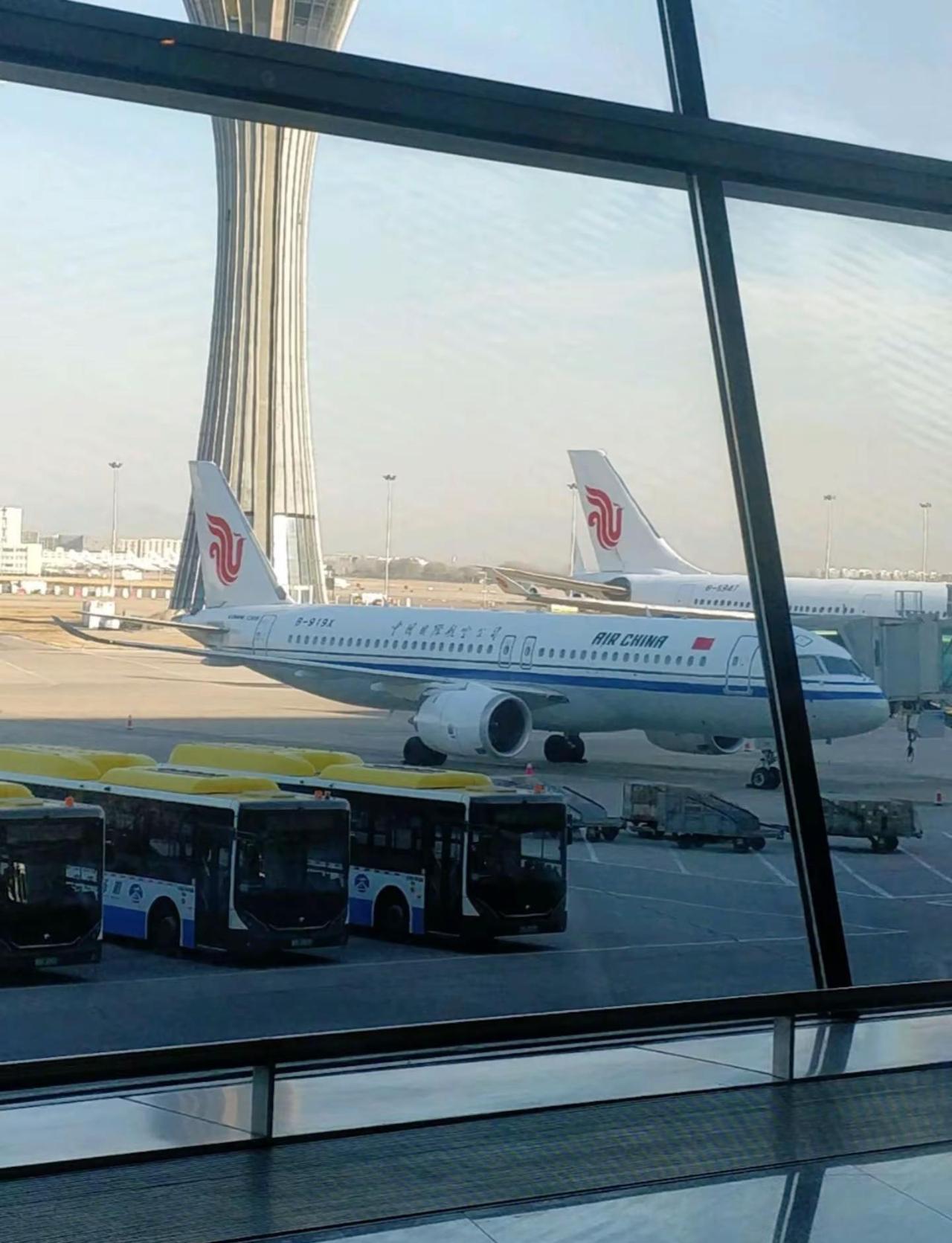 C919-100ER.国航首架C919‑100ER延程型，注册号B‑919X。字