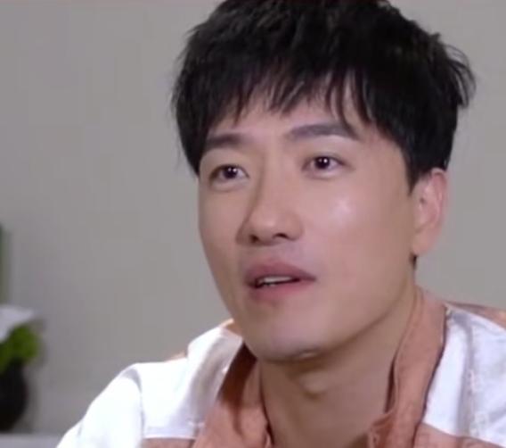 选择买断之后，刘翔之前签的那些广告收入全都归体育局，他自己一分拿不到。说实话，敬