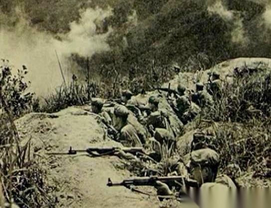 三千四百吨炮弹，一晚上全砸在一个山头是什么概念？据说，山头直接被削低了两米。