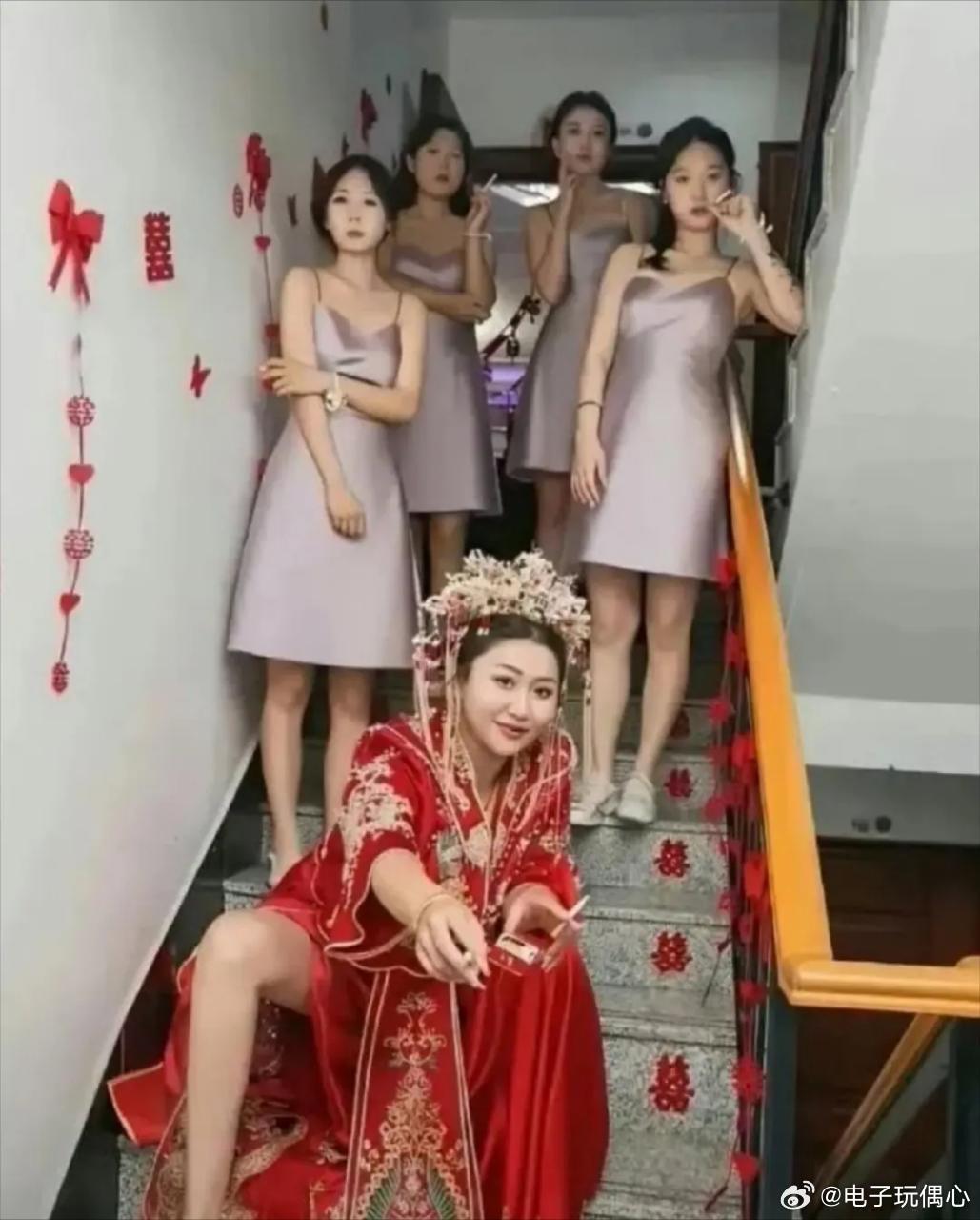 社会人办社会事伴娘都挺漂亮