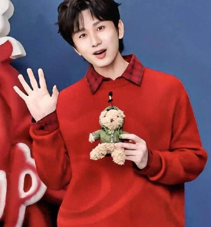 演员成毅年龄作假后续，老板亲口承认改年龄。 真的闲得慌，身份证大点在90年代