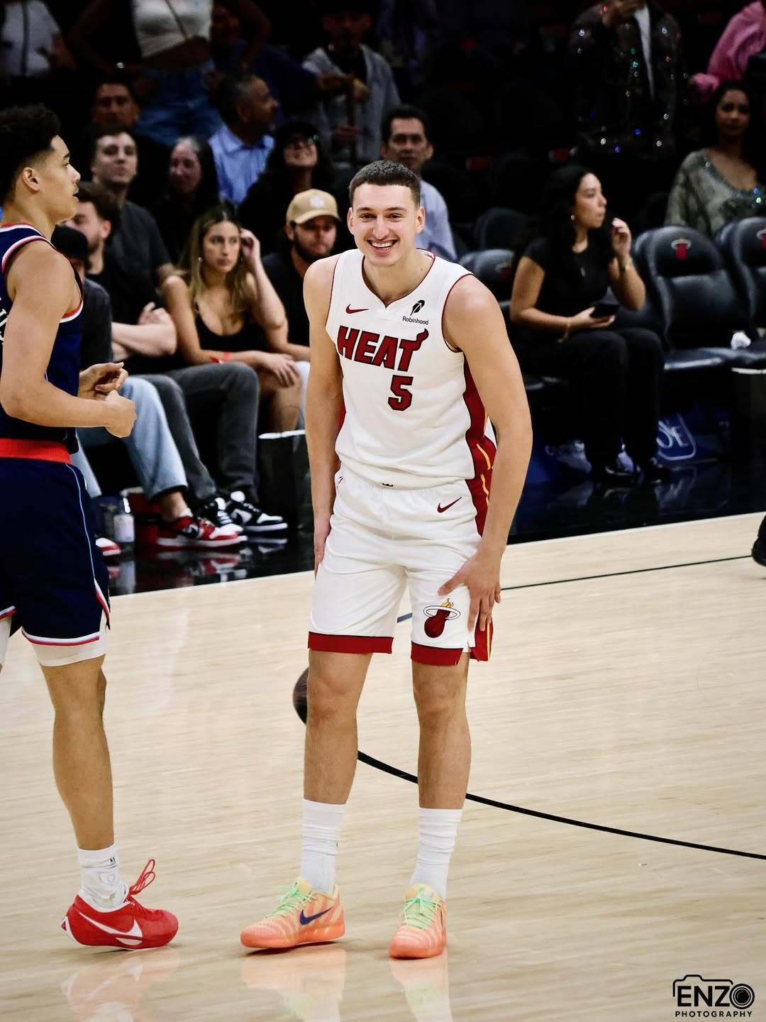 因为约维奇提前续约，因此新合约中“毒丸条款”生效，在本赛季交易约维奇是一件比较困