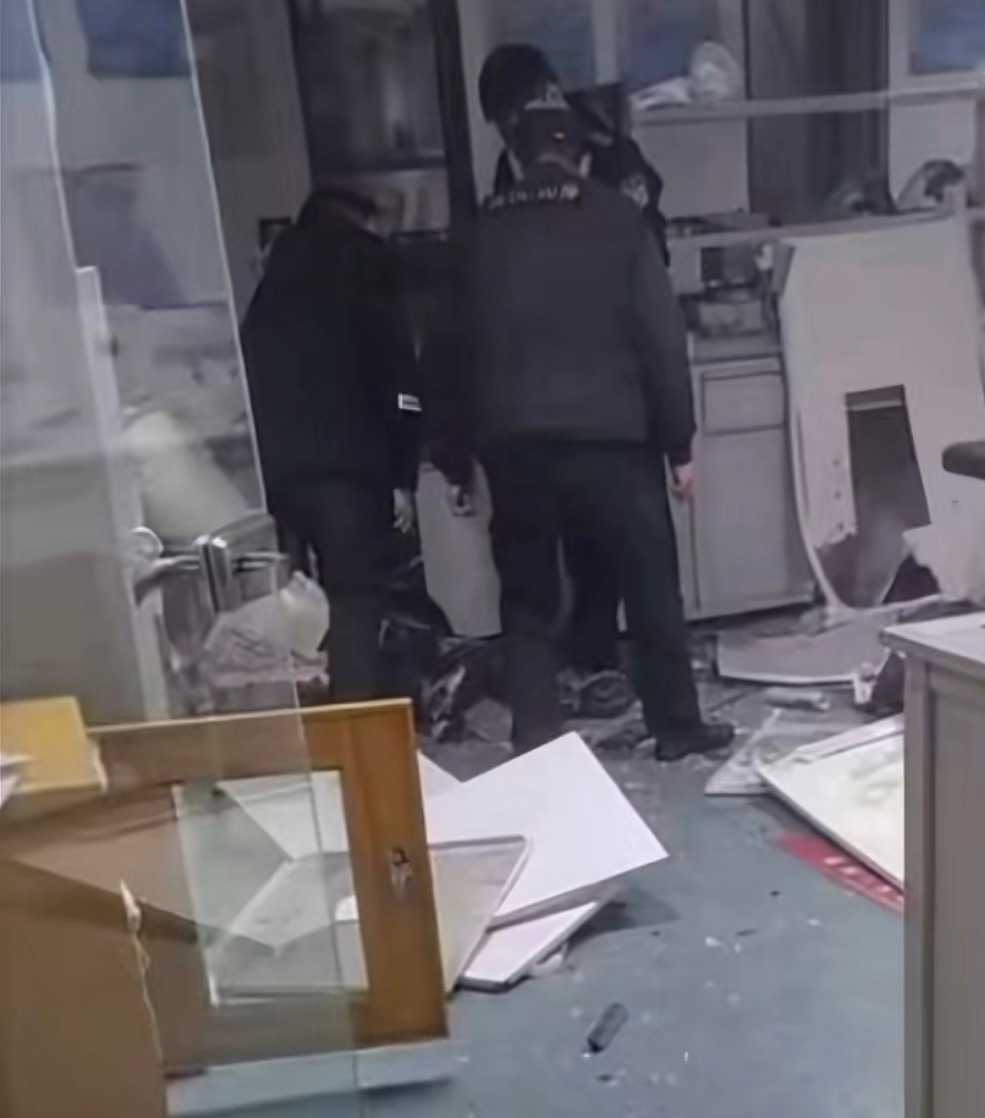 重庆大学实验室爆炸1死3伤，目前受伤学生伤情平稳、无生命危险。经初步调查，疑似因