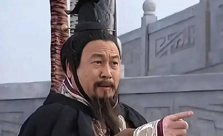 公元前613年，又老又淫的宋襄公的夫人，竟然瞧上了自己的孙儿公子鲍，见公子鲍生得